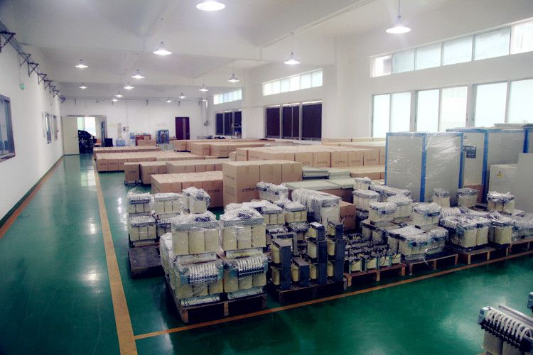 Less Than 1 Second Response Time Power AVR Voltage Regulator 220V 6000va with Voltmeter Dedicator