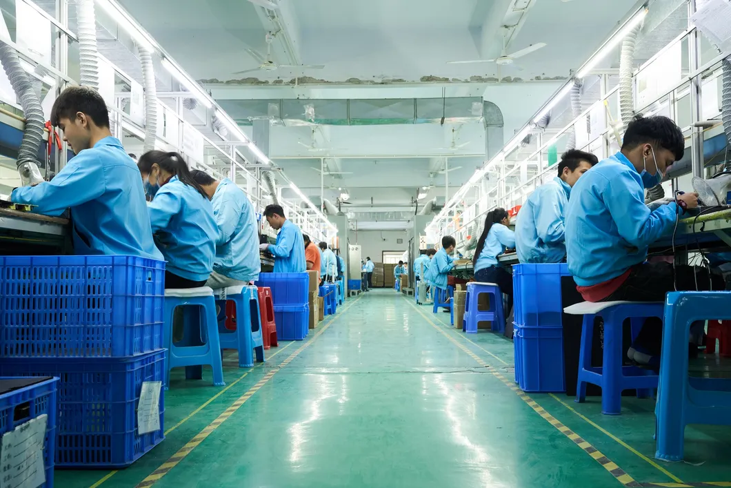 OEM &ODM EU Wall Mount 9W 9V 1A AC DC Travel Adapter with Ce CB GS RoHS Approval