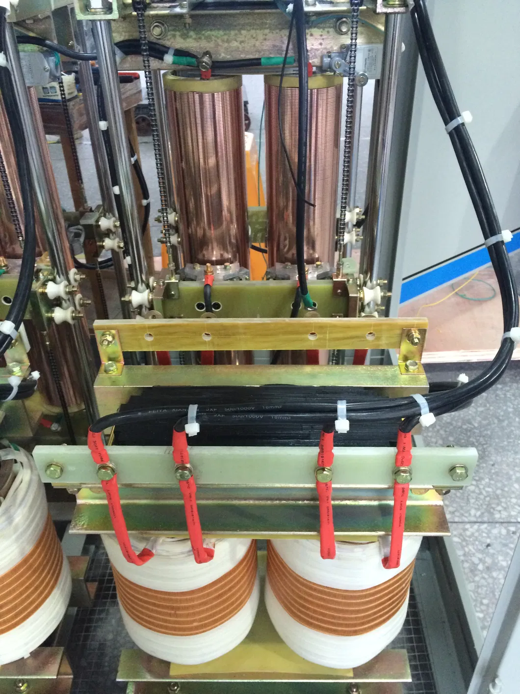 SBW-250K Three Phase Voltage Regulator